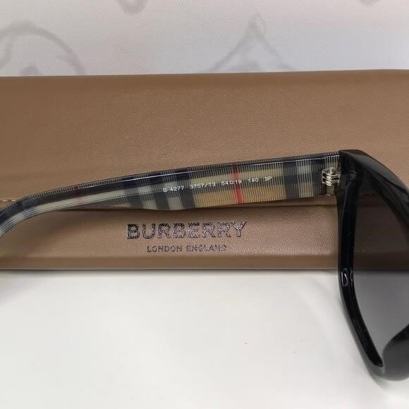 New 100% Authentic Burberry BE4277 3757/T3 Polarized Sunglasses – Black Frame - Picture 10 of 10